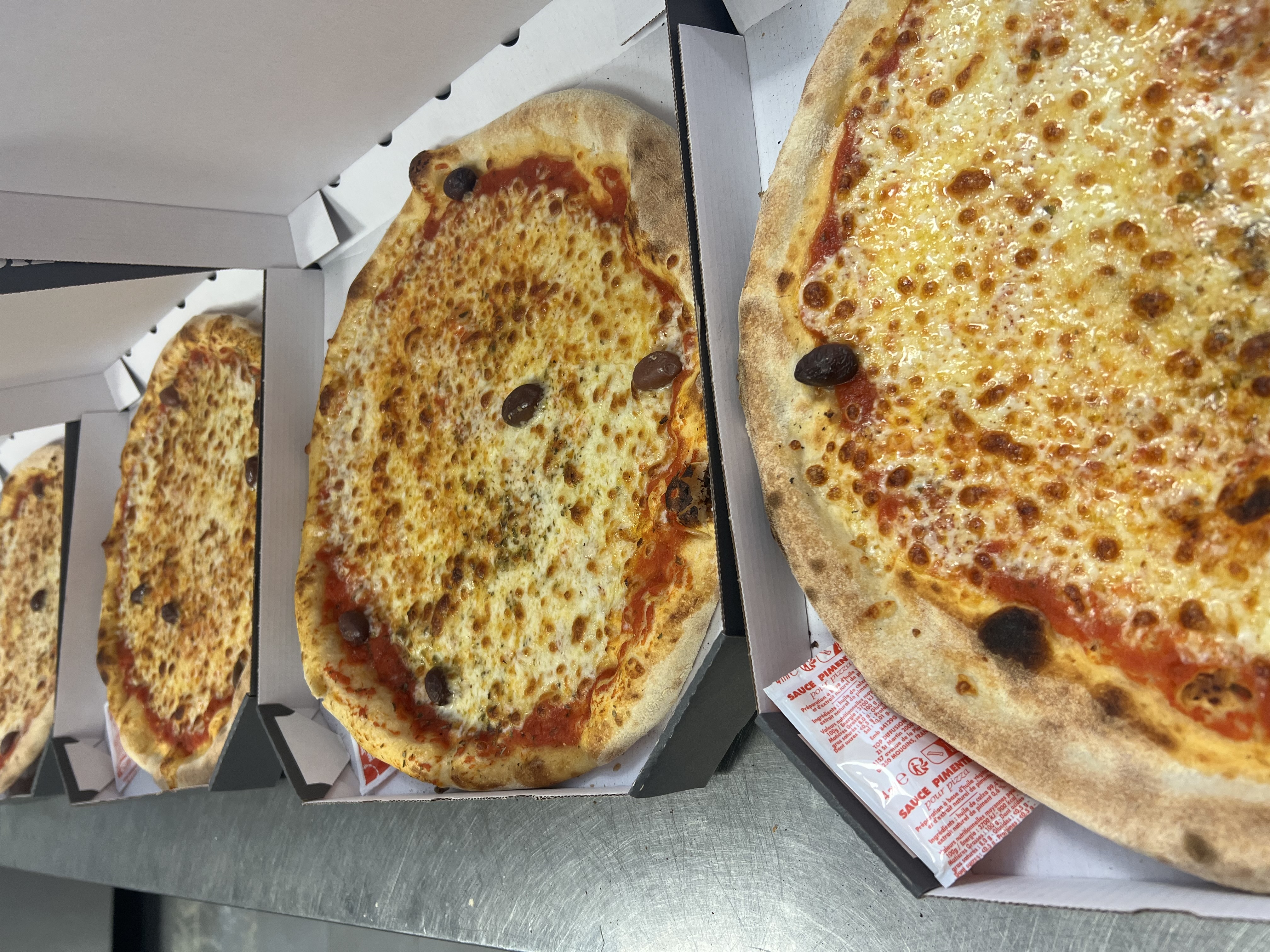 pizzeria Nice-pizzas Saint Laurent du Var-cuisine italienne Alpes Maritimes-burgers La Trinité-livraison de plats Villefranche sur Mer-livraison de pizzas La Gaude